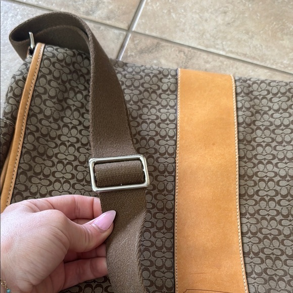 Coach Brown and Tan Laptop Bag with Adjustable Strap - Picture 9 of 9